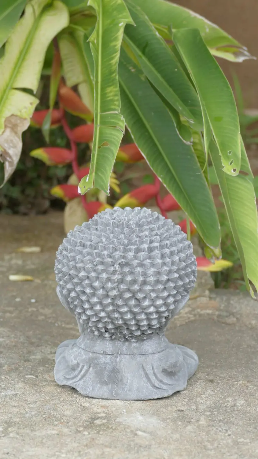  Product image 4 of the product “Nima - Sitting monk with big head, 15 cm H | cast stone ”